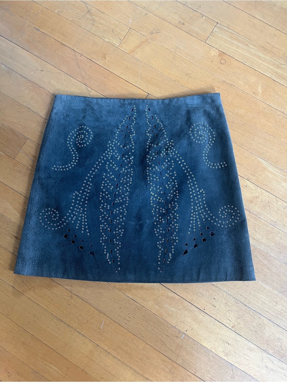 Zara Gray Suede Skirt with Mini Grommet Design size Small
